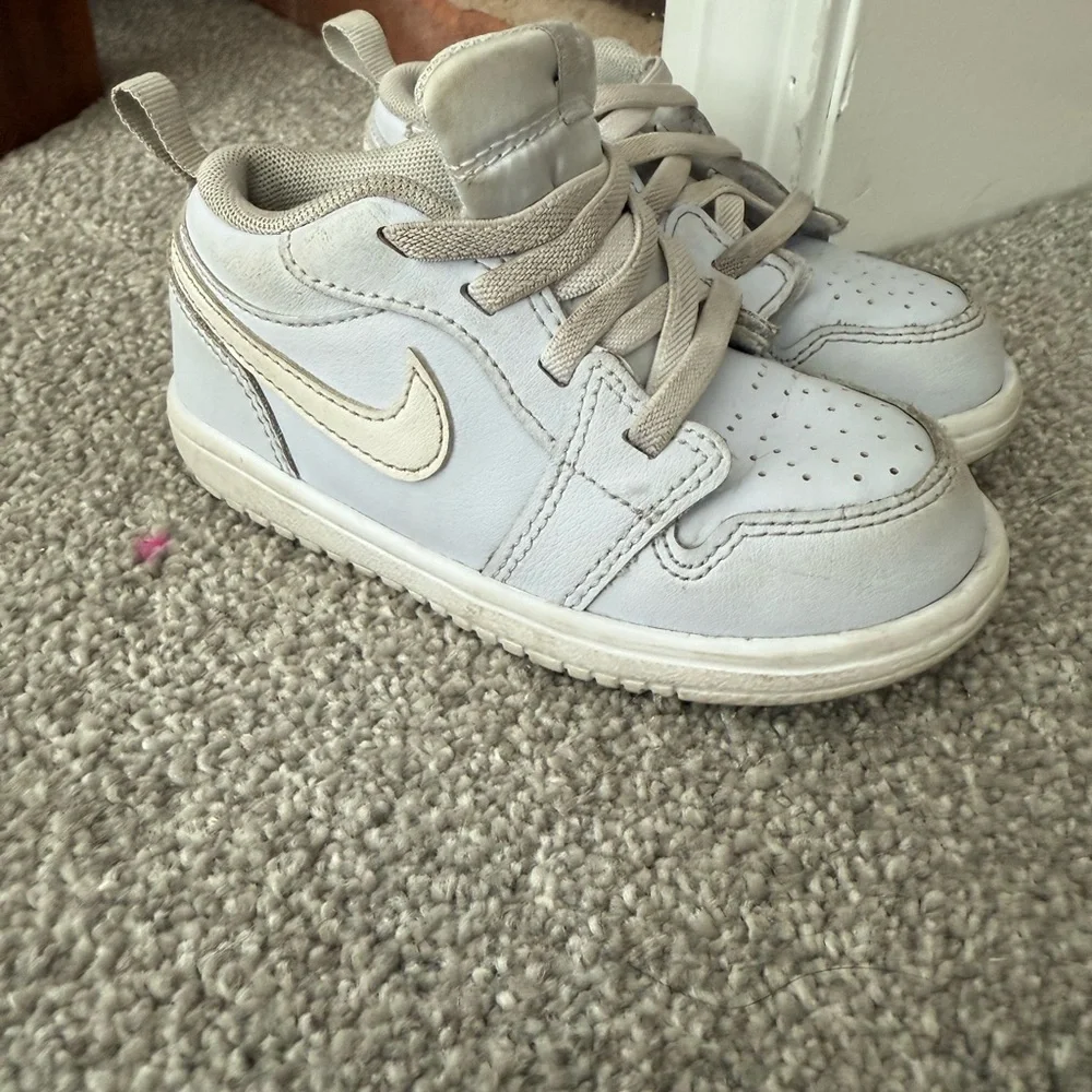 Nike Light Gray and‎ Beige Sneakers